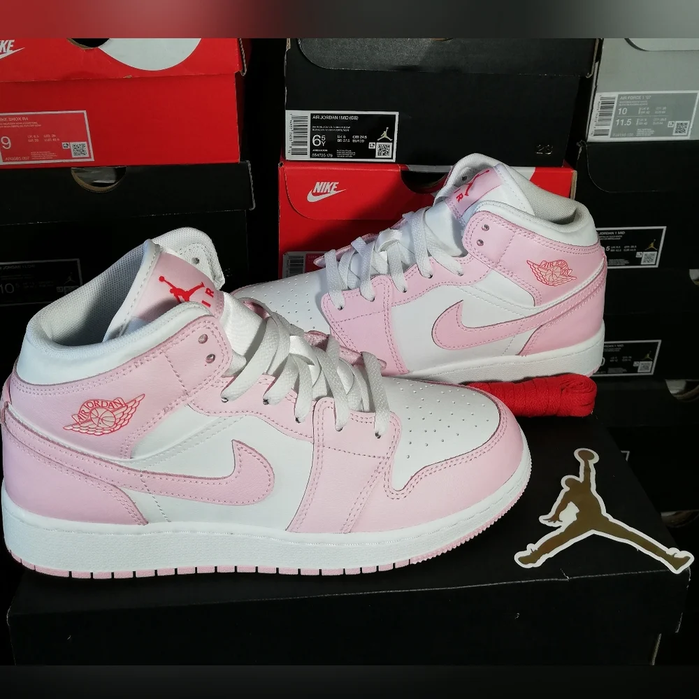 AIR JORDAN 1 MID "VALENTINES DAY" WOMEN'S US SIZE 8 BRAND NEW IN BOX - Picture 3 of 16